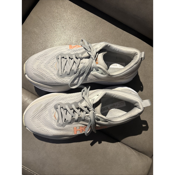 EUC WOMEN’S HOKA ONE BONDI 8 SIZE 11 B WIDE GREY PINK SHOES - Picture 3 of 12